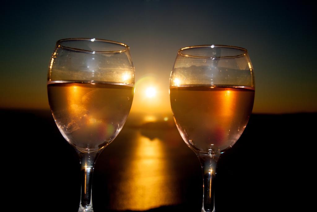 Santa Rinoula Suites Sea Sunset Views Adults Only Megalochori  Ngoại thất bức ảnh