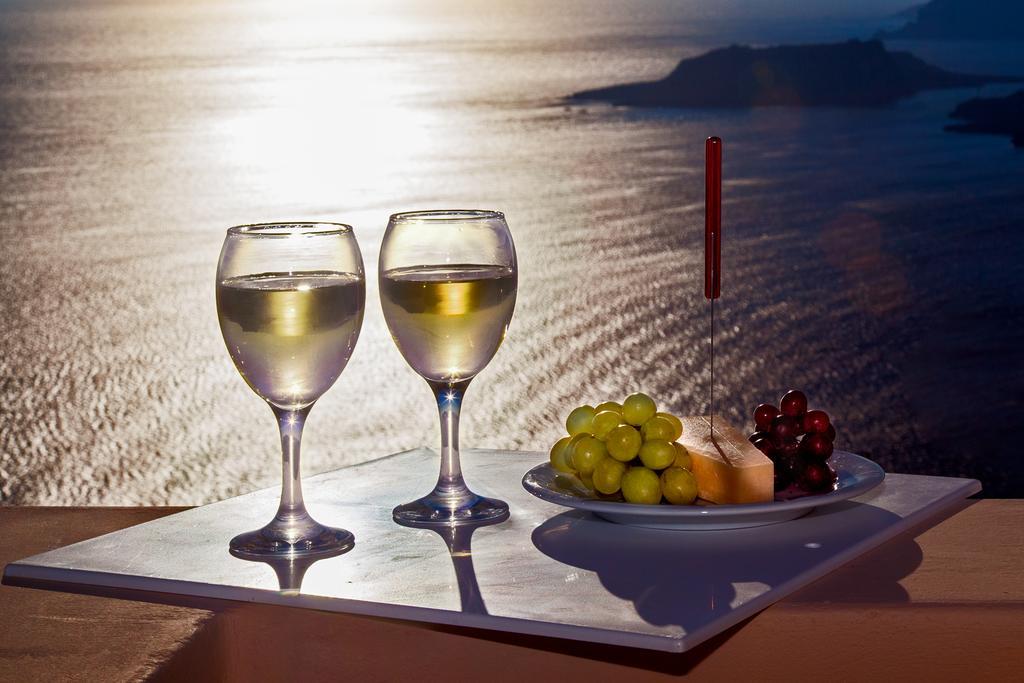 Santa Rinoula Suites Sea Sunset Views Adults Only Megalochori  Ngoại thất bức ảnh